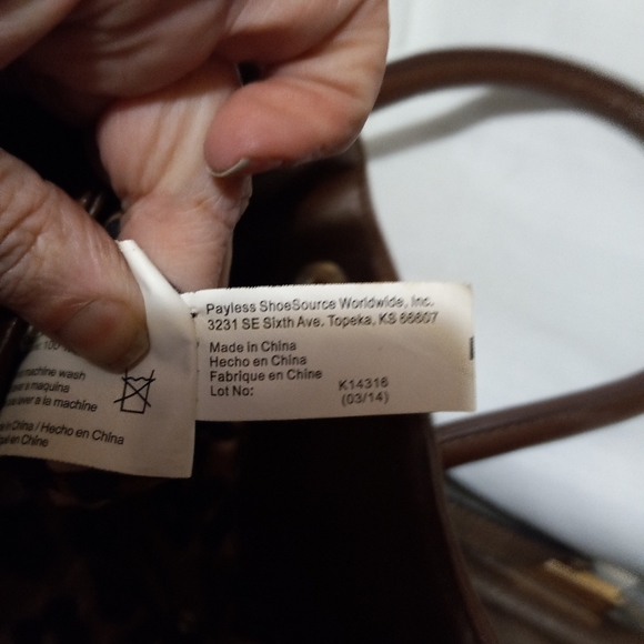 Payless Shoe SourceVegan Leather Shoulder Hand Bag - Picture 4 of 5